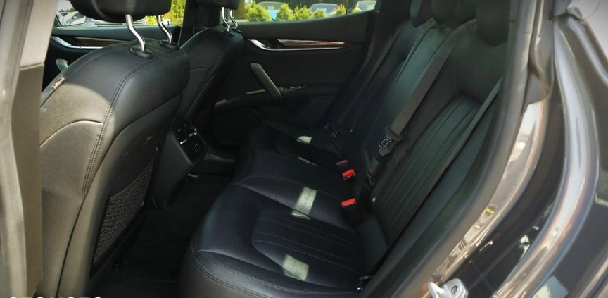 Maserati Ghibli cena 189900 przebieg: 79000, rok produkcji 2019 z Słupca małe 497